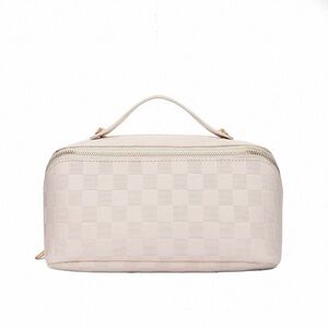 Elegant Checkered Cosmetic Bag / Makeup Case – New